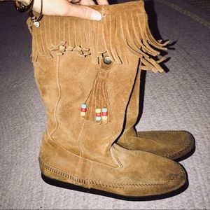 Cute fringe moccasin boots!